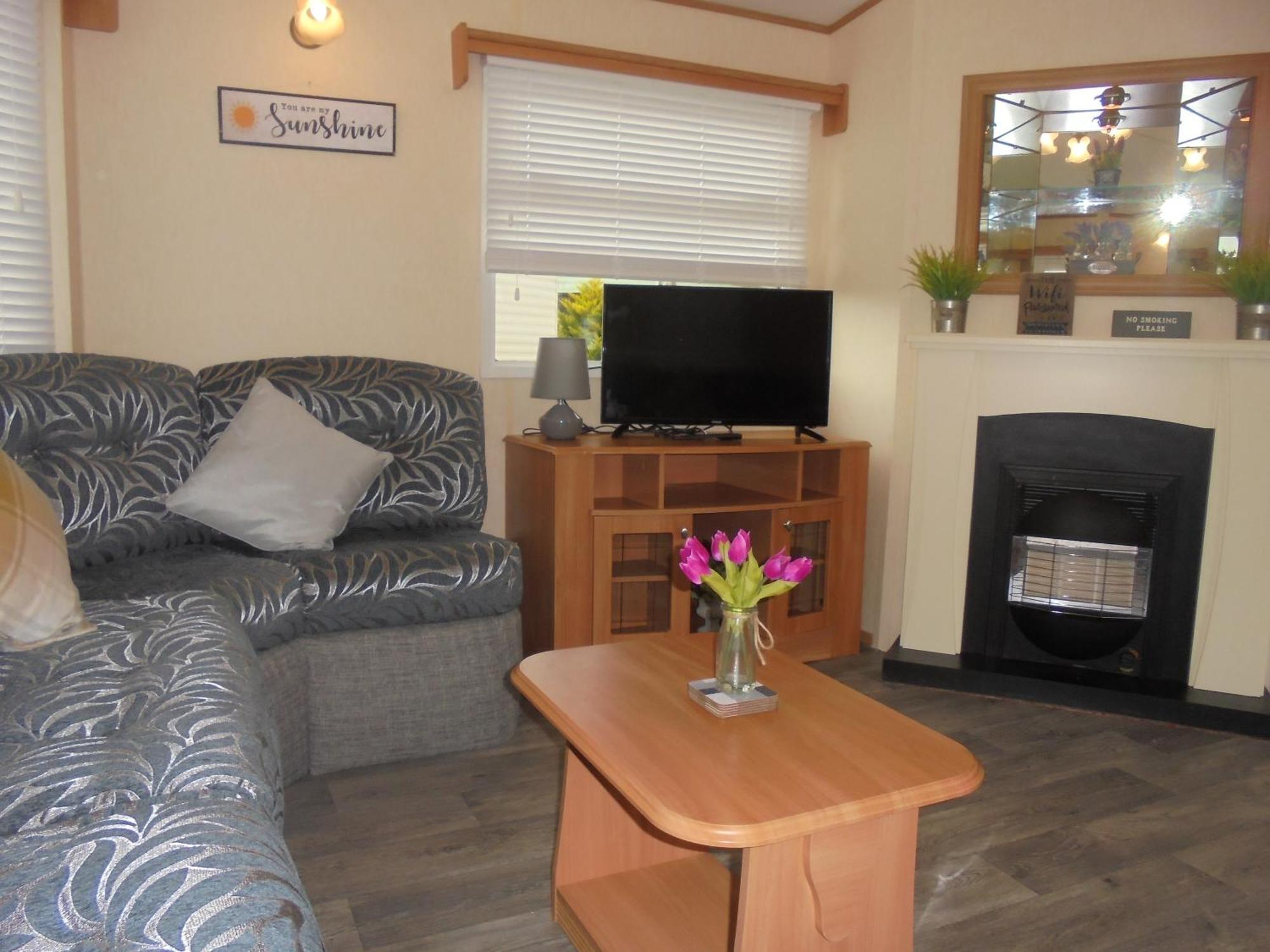 Modern 2 Bedroom Static Caravan - Lyons Kingsley Holiday Park - Pensarn, Abergele - Pet Friendly Bagian luar foto